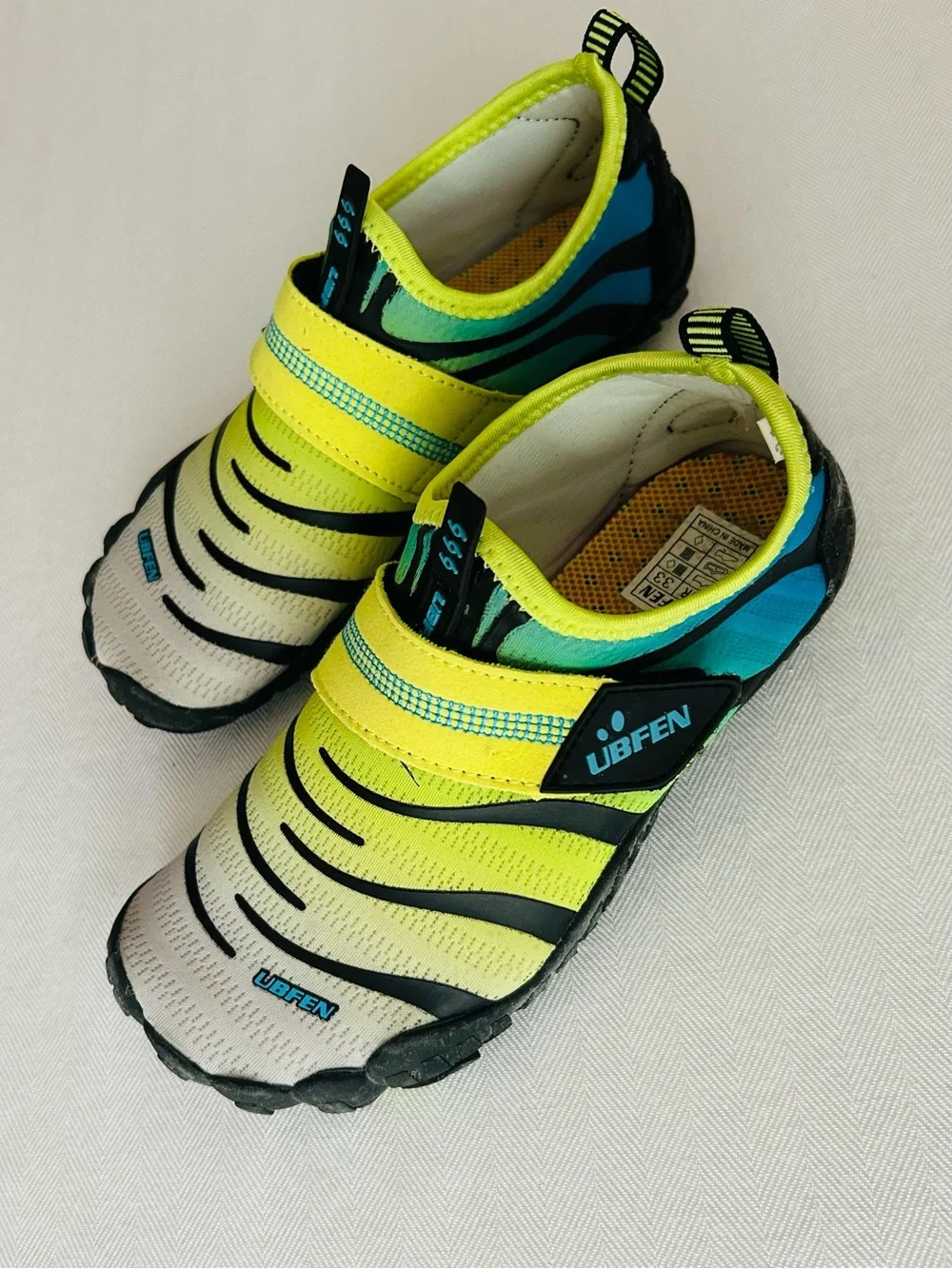UBFEN Big Kids Water Shoes Aqua Socks Barefoot Beach Sports Swim Pool Quick Dry